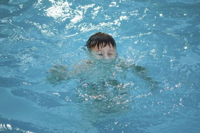 Bakıda daha bir azyaşlı uşaq hovuzda boğuldu
